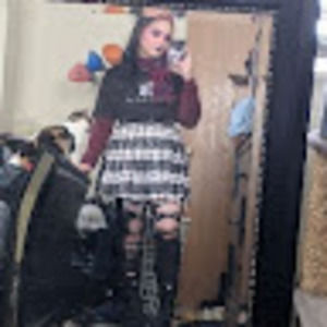 Meet your Posher, Lydia